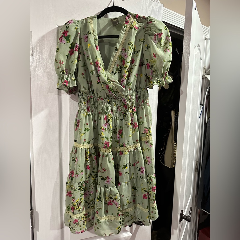 Taylor Floral Dreas